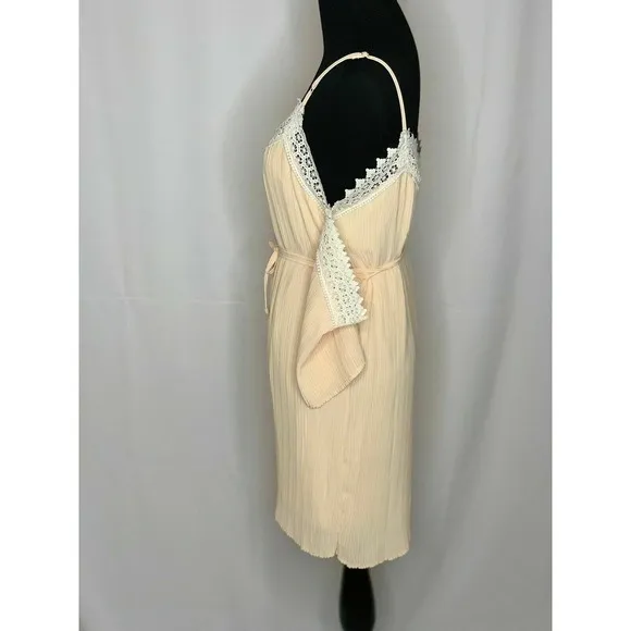 Romeo   Juliet Couture Peach Open Shoulder Short Sleeves Pleated Dress M