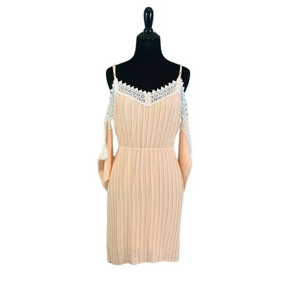Romeo   Juliet Couture Peach Open Shoulder Short Sleeves Pleated Dress M