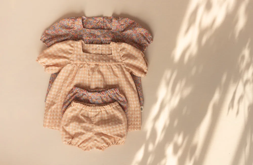 Short-Sleeved Puffy Blouse - Gingham Peach
