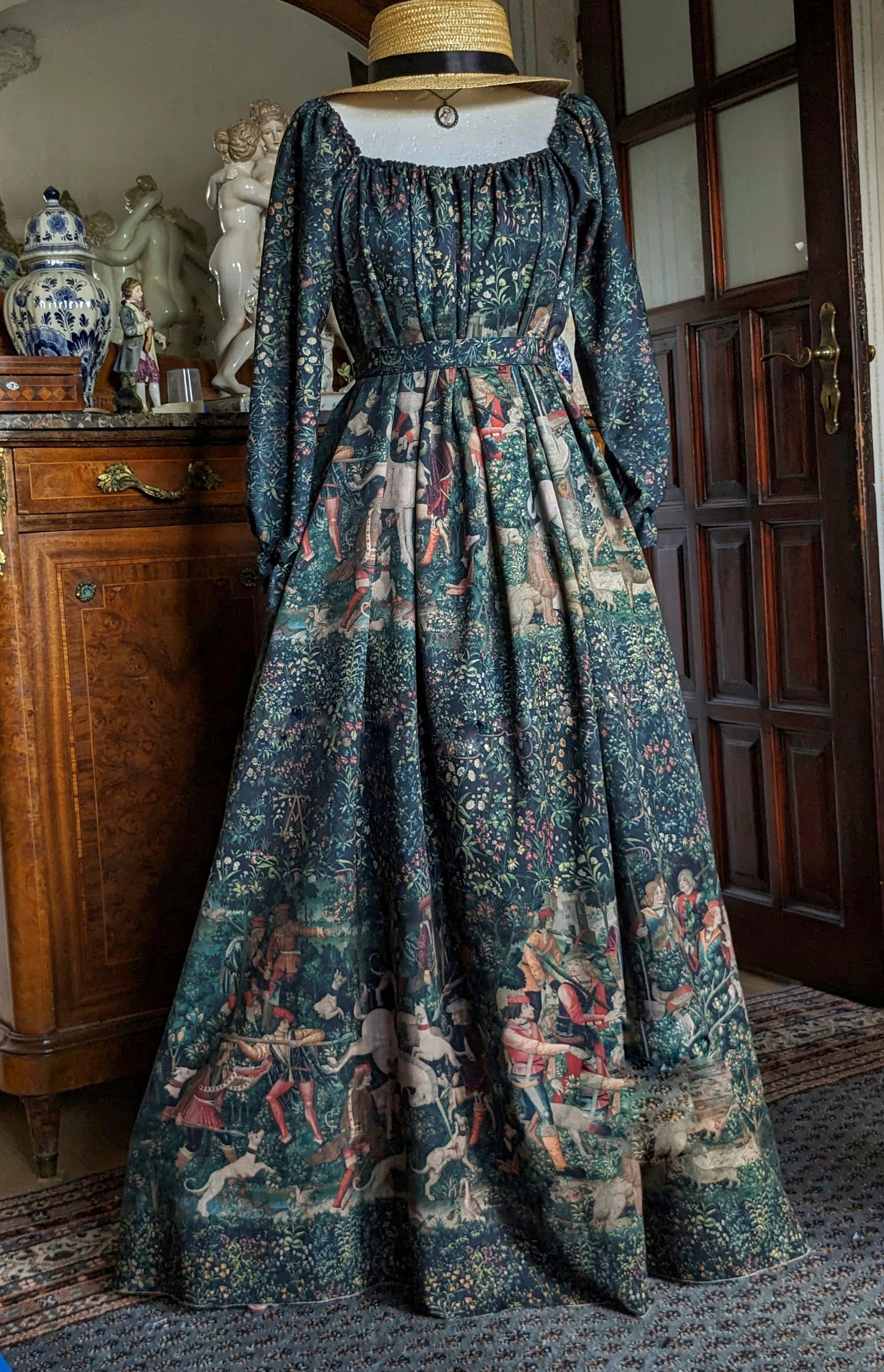 The Unicorn in Captivity Long silk