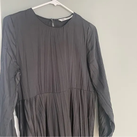 Zara The Tina Dress Black Pleated