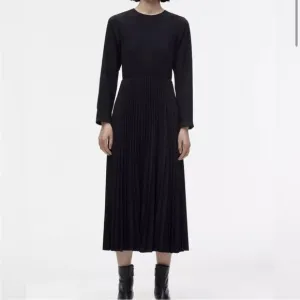 Zara The Tina Dress Black Pleated
